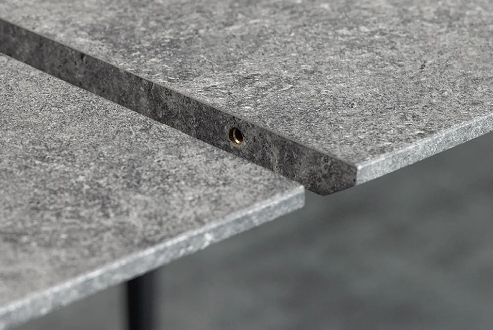 Ausziehbarer Esstisch APARTMENT 120-160cm grau Beton-Design schwarzes Metallgestell