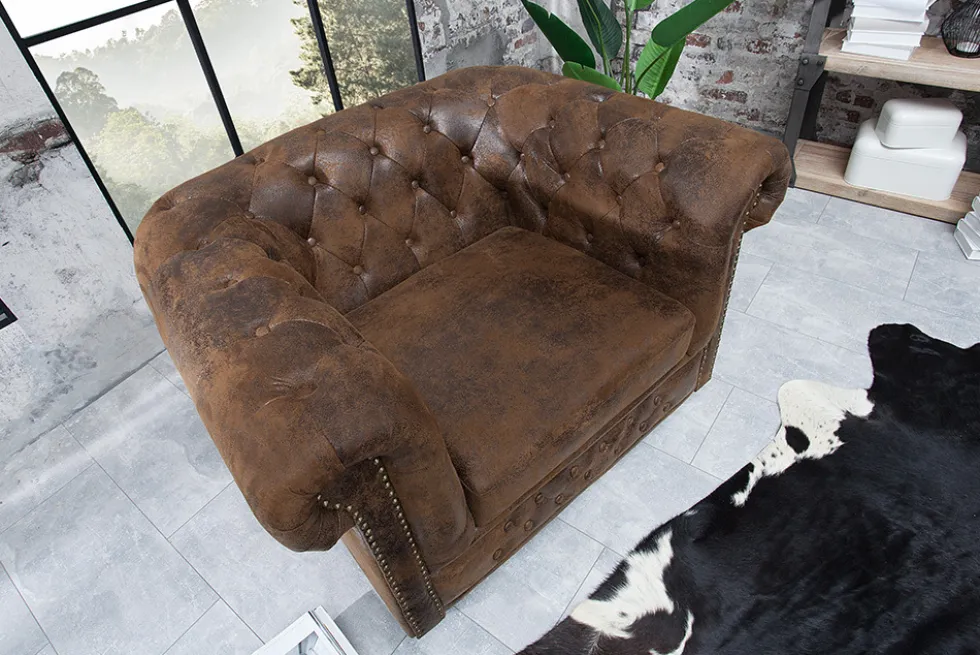 Chesterfield Sessel 110cm antik braun mit Knopfheftung und Federkern
