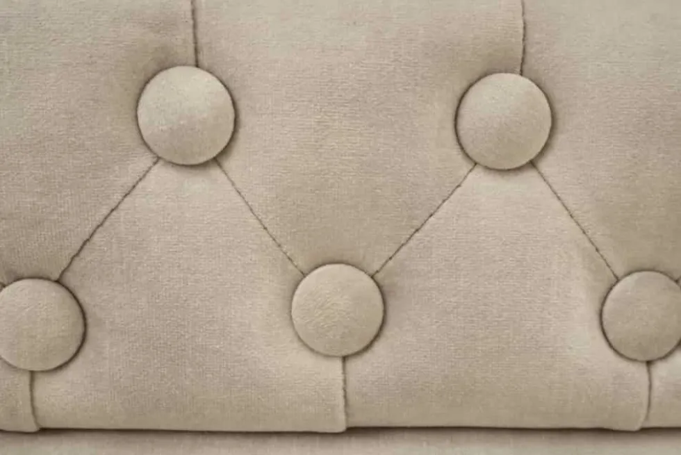 Chesterfield Sessel 110cm Samt champagner beige mit Knopfheftung und Federkern