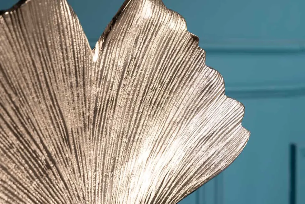 Dekorative Skulptur GINKGO LEAF 45cm silber handmade Metall mit Marmorsockel