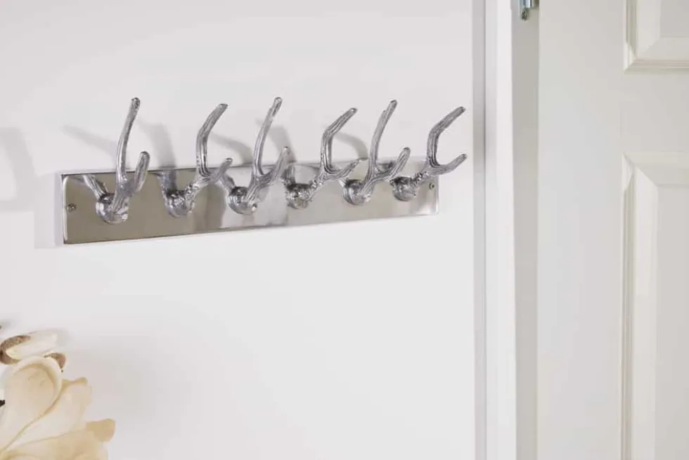 Dekorative Wandgarderobe DEER 50cm silber Aluminium poliert Hirschgeweih Kleiderhaken
