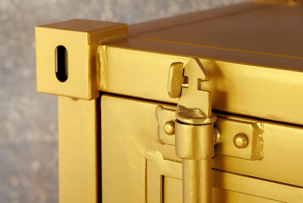 Design Aktenschrank GLOBETROTTER 180cm gold Eisen Container Upcycling Highboard