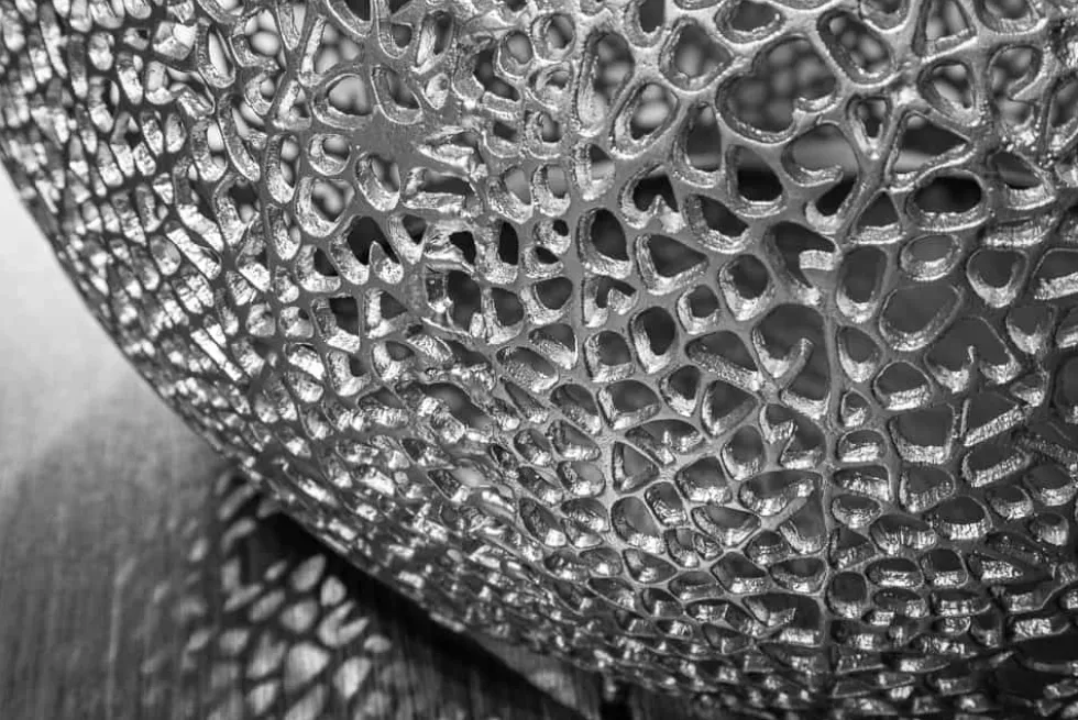 Design Couchtisch LEAF 130cm silber Metall-Aluminium-Legierung handmade