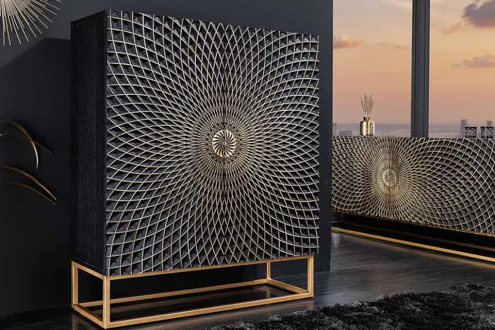Design Highboard ILLUSION 120cm schwarz Mangoholz Massivholz mit 3D Schnitzereien gold Eisen Metallgestell