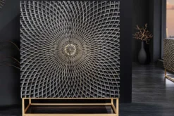 Design Highboard ILLUSION 120cm schwarz Mangoholz Massivholz mit 3D Schnitzereien gold Eisen Metallgestell