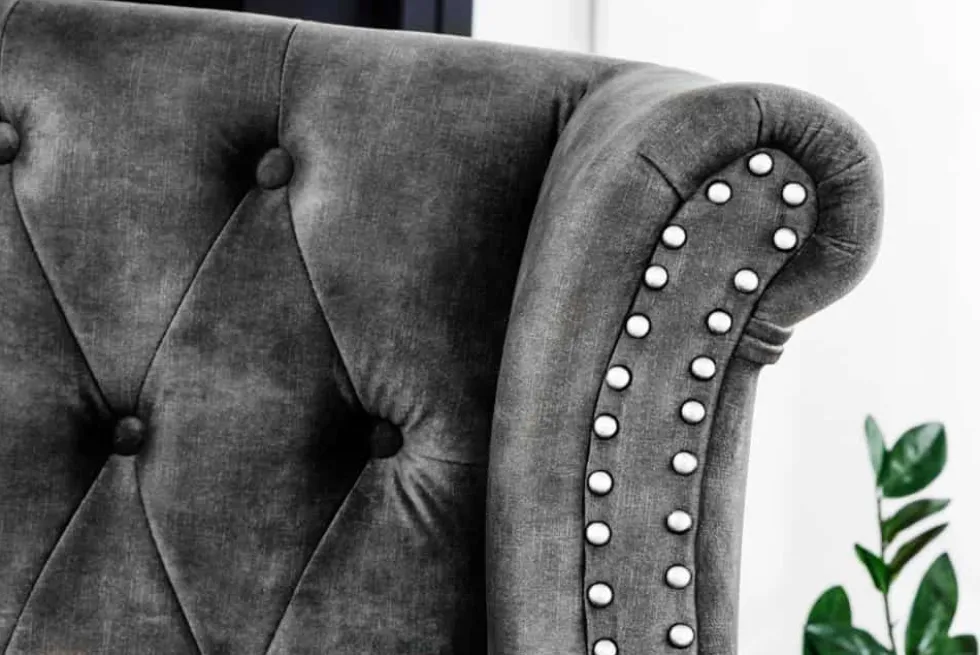 Design Ohrensessel CHESTERFIELD 105cm grau Samt silber Nieten