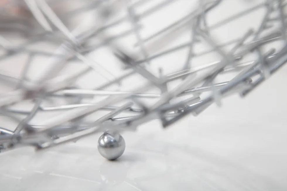 Design Schale STRUCTURE 45cm silber pulverbeschichtetes Metall