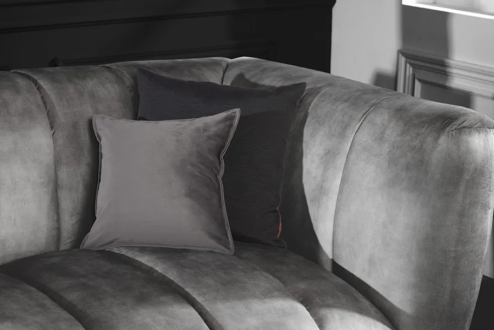 Design 3-Sitzer Sofa NOBLESSE 225cm grau Samt Federkern schwarze Metallfüße