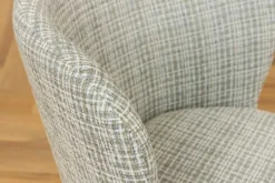 Design Stuhl LYON blau kariert Bouclé schwarze Metallbeine