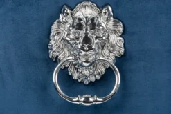 Design Stuhl MODERN BAROCK royalblau Samt mit silbernem Löwenkopf