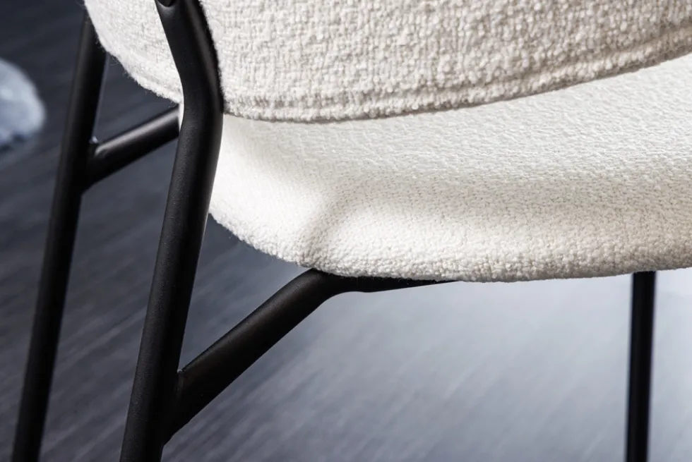 Design Stuhl VOGUE weiß Bouclé schwarze Metallbeine