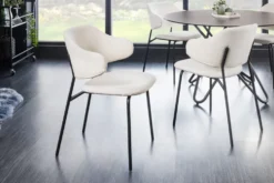 Design Stuhl VOGUE weiß Bouclé schwarze Metallbeine
