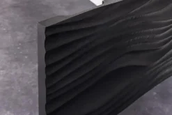 Design TV-Board WAVE 160cm schwarz Mangoholz mit 3D Schnitzereien hängend