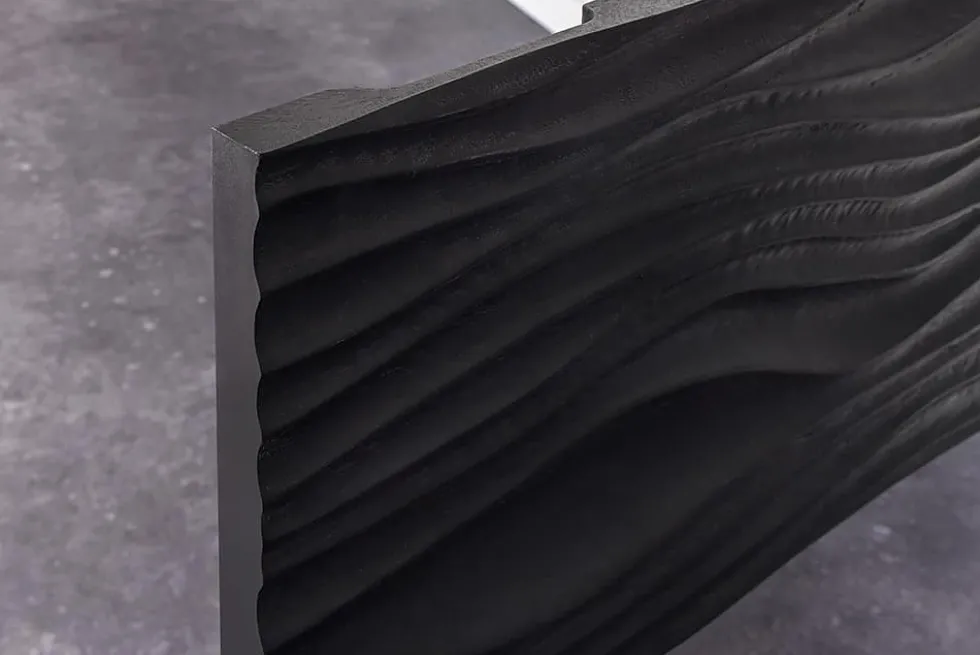 Design TV-Board WAVE 160cm schwarz Mangoholz mit 3D Schnitzereien hängend