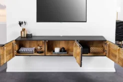 Design TV-Board WAVE 160cm schwarz Mangoholz mit 3D Schnitzereien hängend