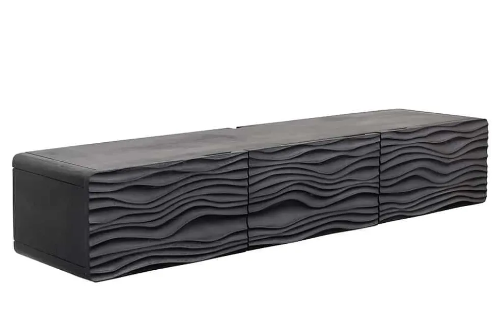 Design TV-Board WAVE 160cm schwarz Mangoholz mit 3D Schnitzereien hängend