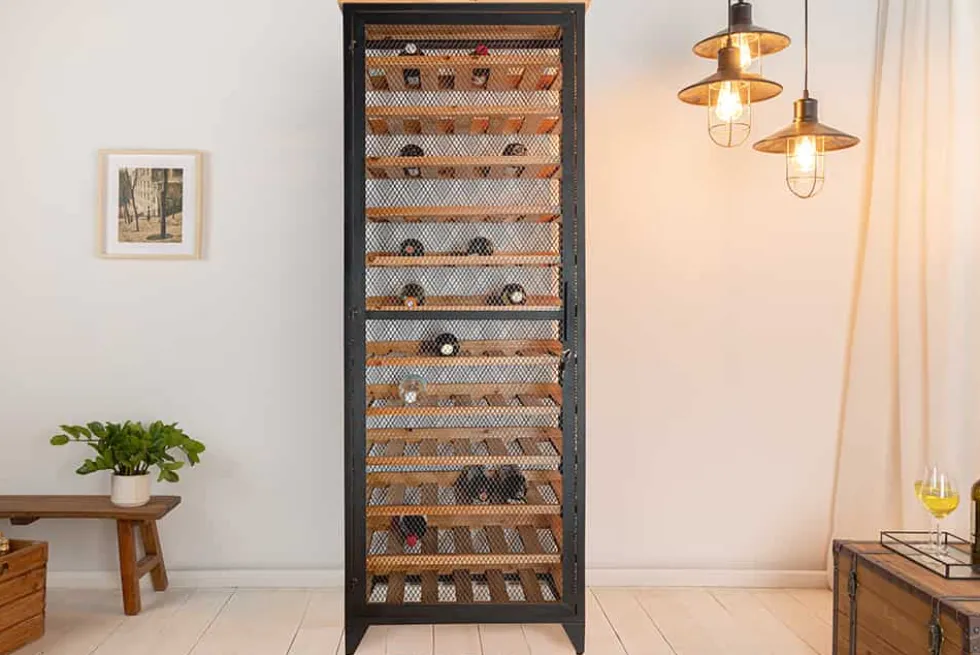 Design Weinschrank BODEGA 185cm natur schwarz Tannenholz Metall Flaschenregal