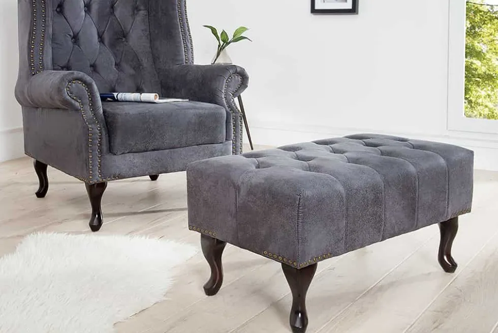 Edler Chesterfield Fußhocker antik grau Microfaser mit Knopfheftung und Nietenbesatz