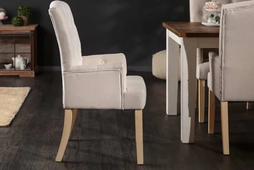 Eleganter Armlehnen Stuhl CASTLE beige mit Chesterfield Steppung im Landhausstil