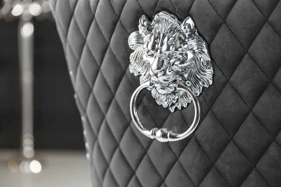 Eleganter Stuhl CASTLE DELUXE grau Samt Löwenkopf Chesterfield Design Esszimmerstuhl Nieten