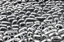 Handgearbeiteter Couchtisch ORGANIC 120cm silber Metall Blatt-Design mit Stauraum