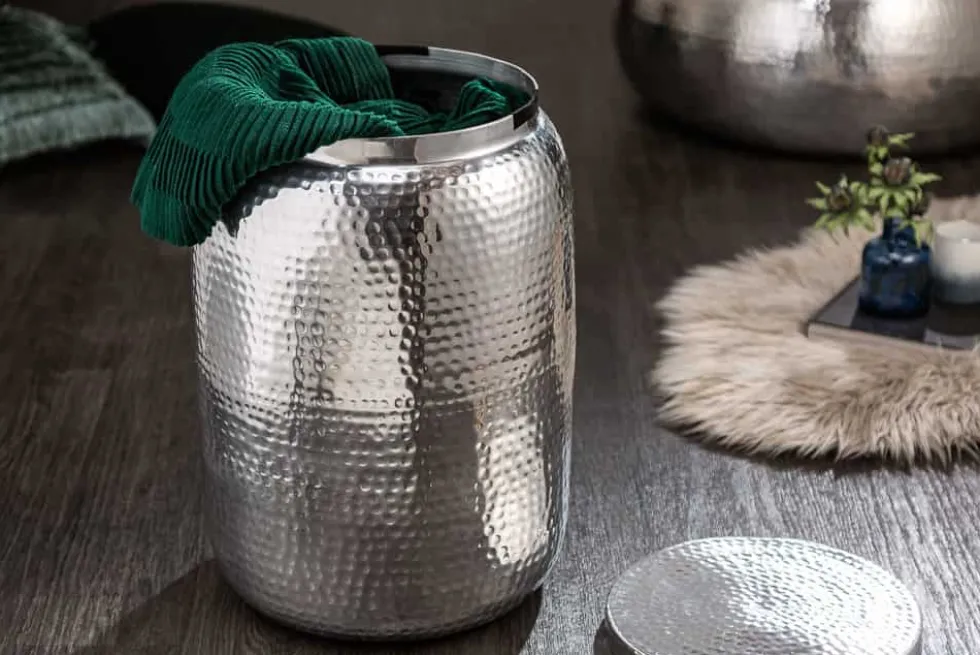 Handgefertigter Beistelltisch ORIENT STORAGE 50cm silber Hammerschlag Design mit Stauraum rund