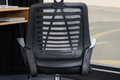 Höhenverstellbarer Bürostuhl YOGA schwarz Butterfly-Mechanik drehbar mit Armlehne