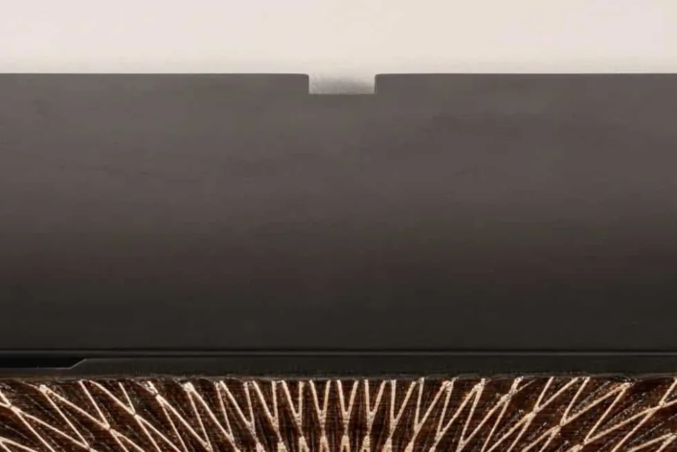 Hängendes TV-Board ILLUSION 160cm schwarz Mangoholz Massivholz mit 3D Schnitzereien gold