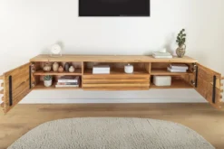 Hängendes TV-Lowboard RELIEF 200cm natur Akazienholz massiv mit aufwändiger Front