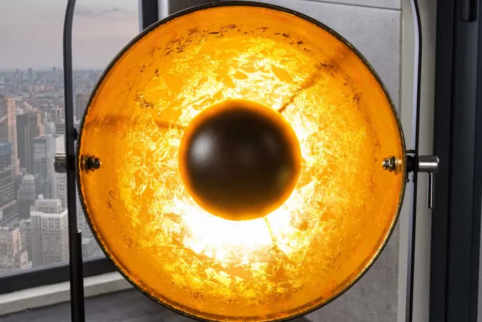 Industrial Stehlampe STUDIO 130cm schwarz Blattgold-Optik 3 neigbare Schirme