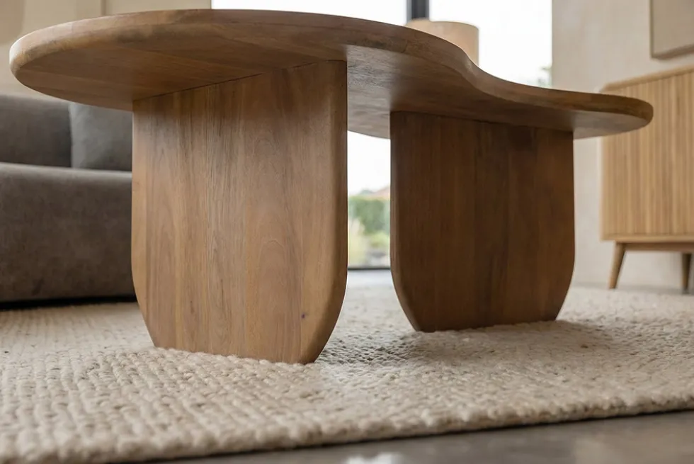 Massiver Couchtisch ORGANIC 120cm natur honey finish Mangoholz organische Form