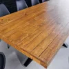 Massiver Esstisch GALAXIE 240cm vintage braun recyceltes Pinienholz schwarzes Stahlgestell