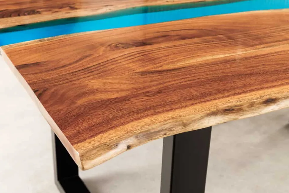 Massiver Esstisch LIQUID 160cm braun Akazienholz Baumkante schwarz Eisen blau