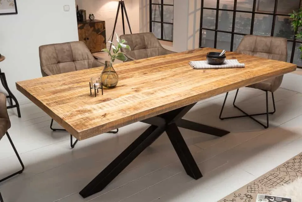 Massiver Industrial Esstisch GALAXIE 240cm natur Mangoholz schwarz Sterngestell