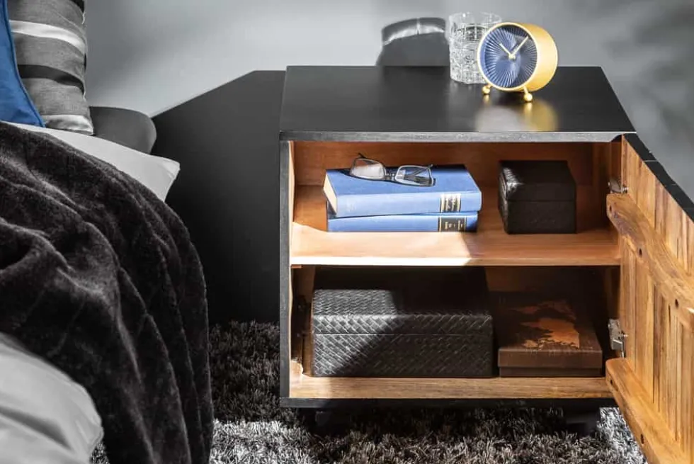 Massiver Nachttisch SCORPION 50cm schwarz Mangoholz Beistelltisch mit 3D Schnitzereien