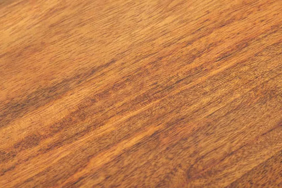 Massiver Nachttisch SCORPION 50cm braun Mangoholz Beistelltisch mit 3D Schnitzereien