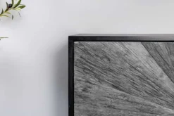 Massives Sideboard BARRACUDA 180cm grau Mangoholz mit Teakholz-Front schwarz Metall