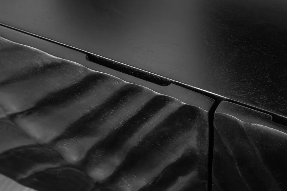 Massives TV-Board SCORPION 160cm schwarz Mangoholz hängend Lowboard