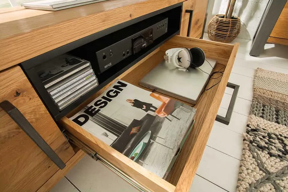 Massives TV-Board THOR 200cm Wild Eiche geölt Lowboard im Industrial Design