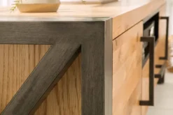 Massives TV-Board THOR 200cm Wild Eiche geölt Lowboard im Industrial Design