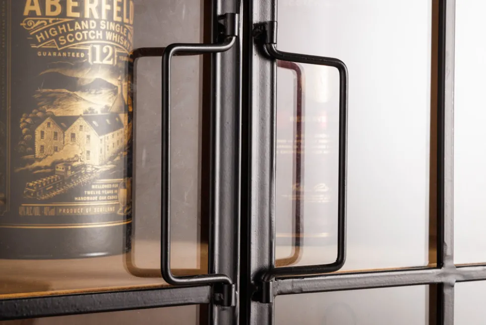 Massive Vitrine SEVEN SEAS 150cm natur Pinie Industrial-Türen Metall Barschrank