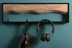 Massive Wandgarderobe AMAZONAS 60cm Mangoholz Metall schwarz mit 4 Kleiderhaken
