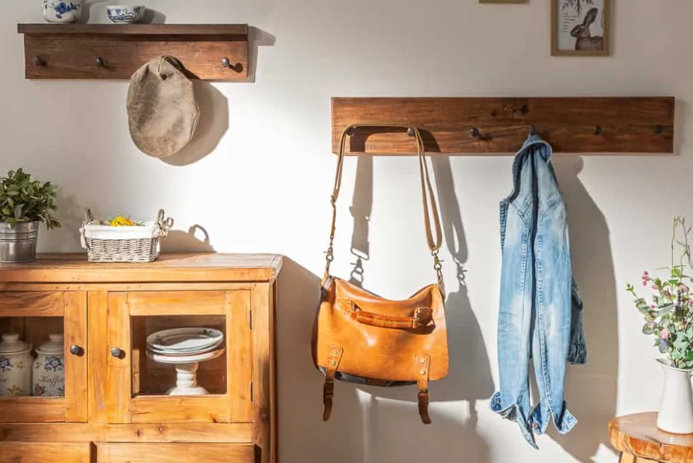 Massive Wandgarderobe HEMINGWAY 60cm natur recyceltes Teakholz mit Ablage