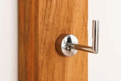 Massive Wandgarderobe JAVA 185cm recyceltes Teakholz mit drei Kleiderhaken