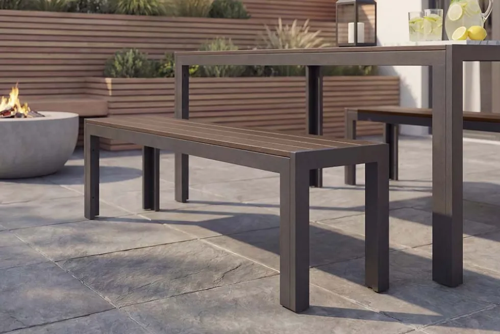Moderne Gartenbank DESIGNO 180cm dunkelbraun schwarz Aluminium wetterfest Outdoor Sitzbank