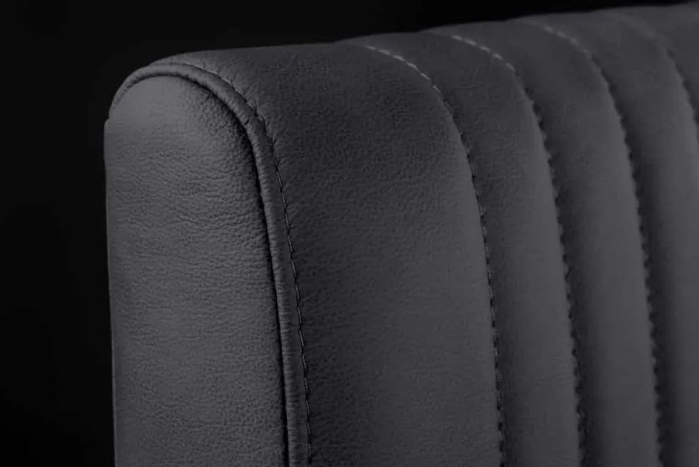 Moderner Freischwinger Stuhl BIG ASTON Echtleder schwarz Taschenfederkern Metall