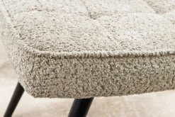 Moderner Hocker SCANDINAVIA champagner greige Bouclé schwarze Metallbeine Fußhocker
