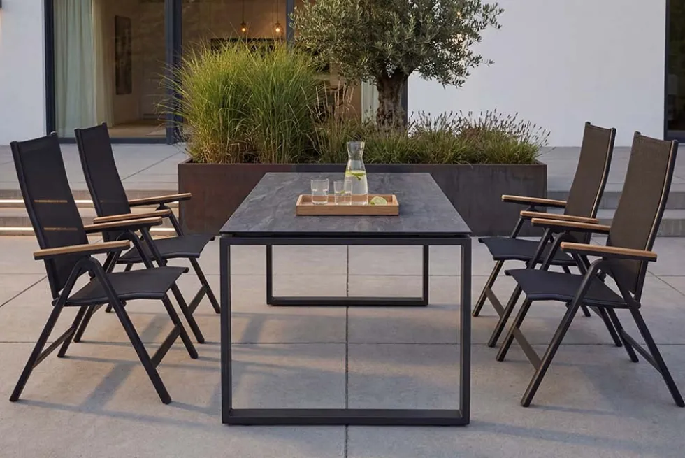Moderner In- und Outdoor Esstisch FLOATING 210cm anthrazit Keramik Gartentisch wetterfest