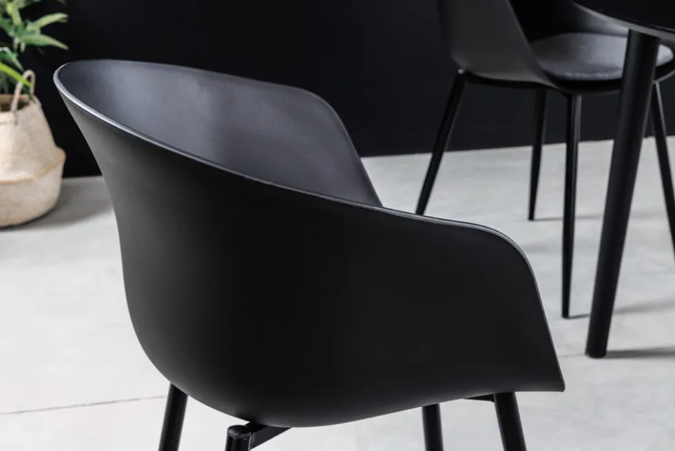 Moderner Stuhl DESIGNO schwarz Kunststoff Gartenstuhl mit Armlehnen Indoor Outdoor