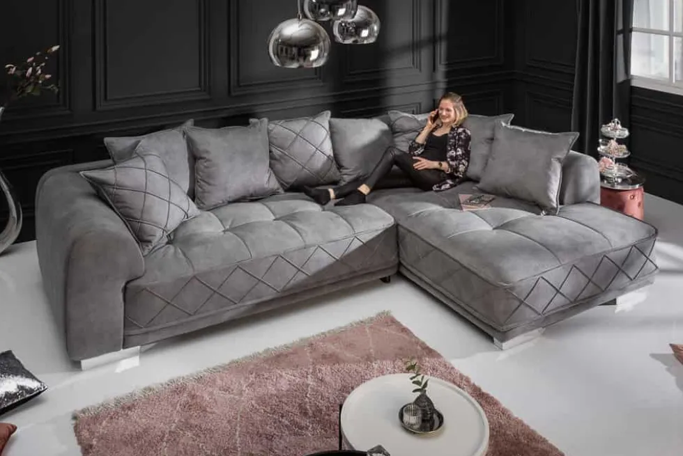 Modernes XXL Ecksofa DECADENCIA 320cm silbergrau Samt Bigsofa inkl. Kissen